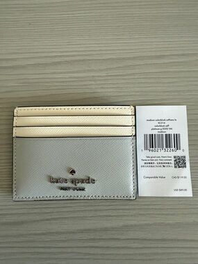 kate spade Two-Tone Leather Card Holder in Cream and Light Gray